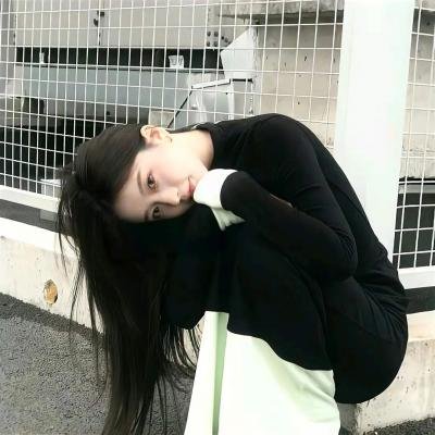 蒙面纱的男子